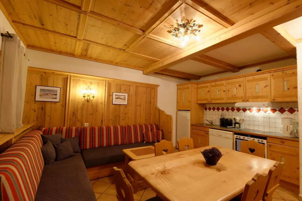 Hotel 3 Etoiles -Restaurant Le Pilatus Courchevel Aparthotel